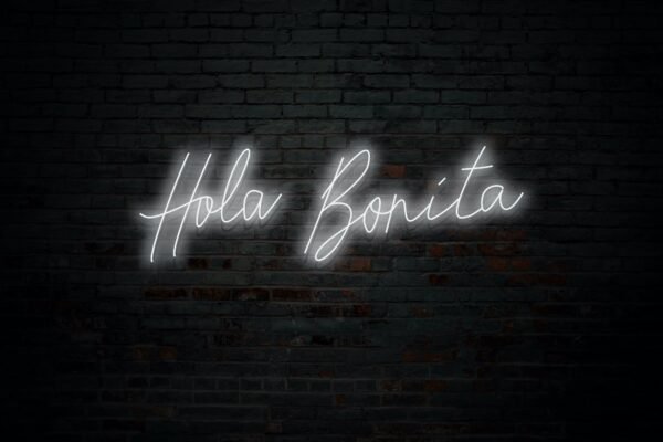 Hola Bonita; Hello Cutie! - Image 4